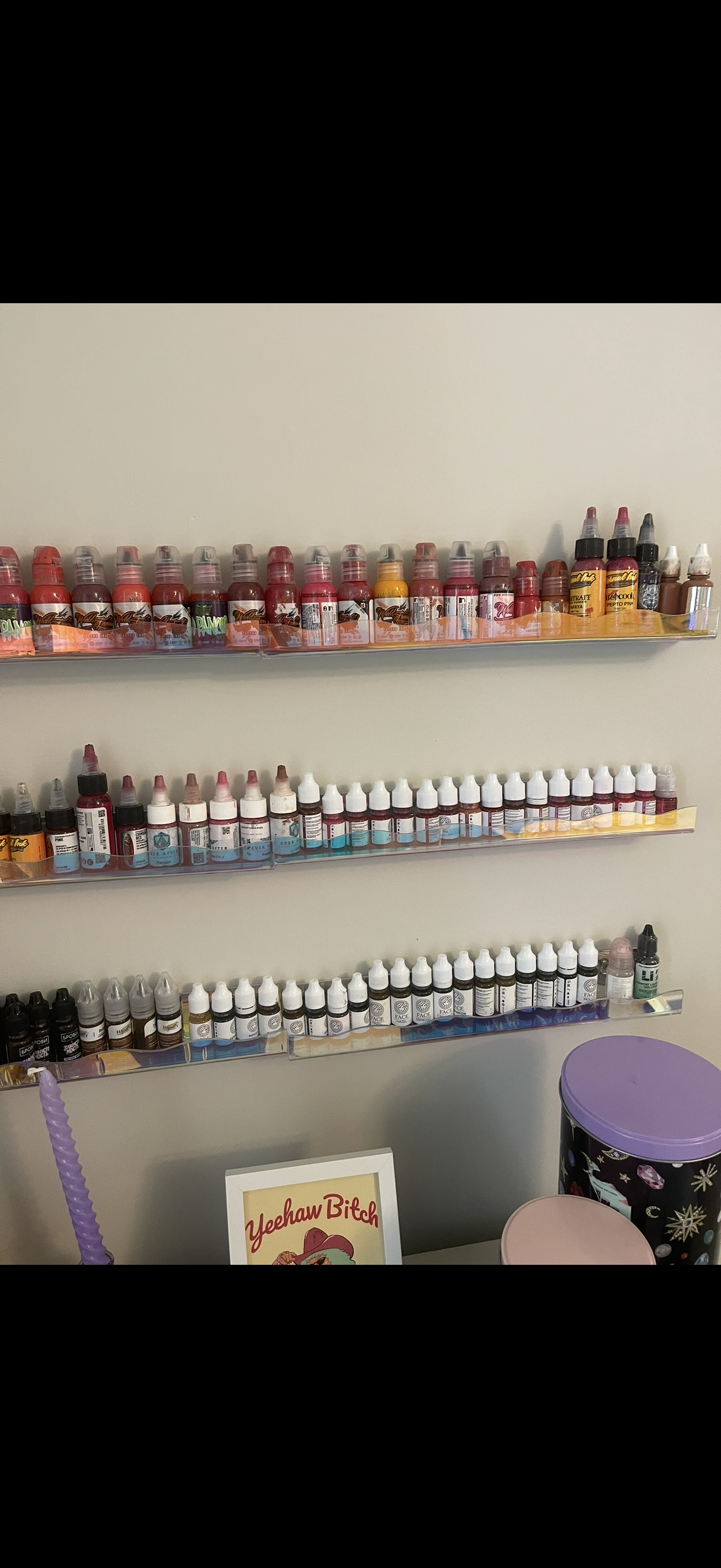 Holographic Pigment Shelves
